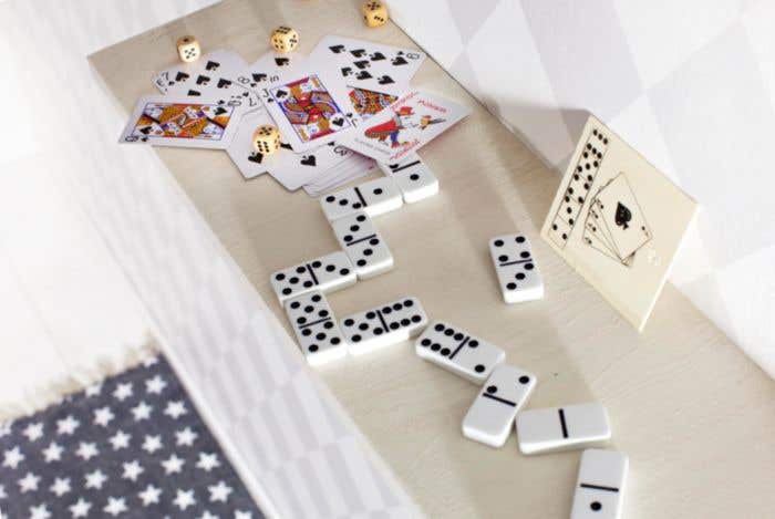 Wooden box with game set Myriam