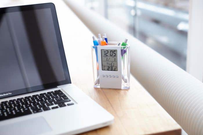 Desk clock Carter | Pen holder