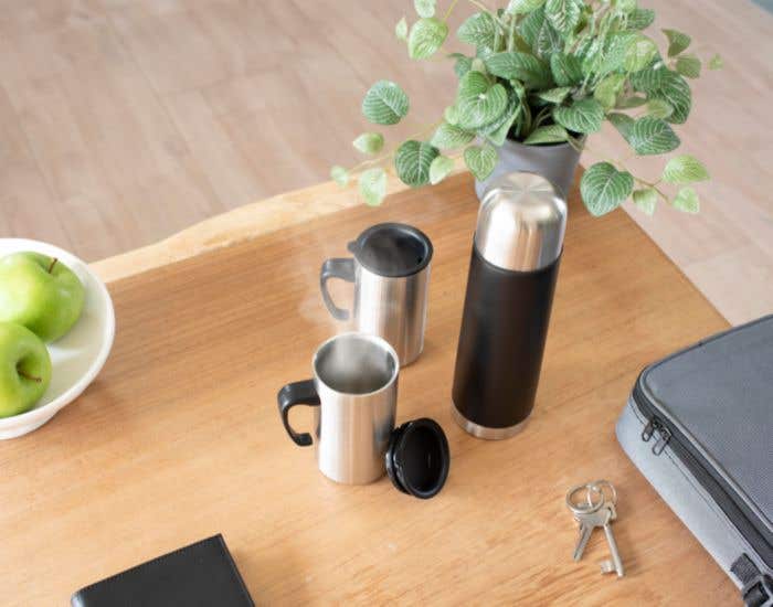 Conjunto de garrafa térmica em aço inox Frieda