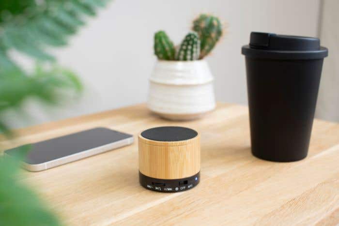 Altavoz inalámbrico de bambú Rosalinda