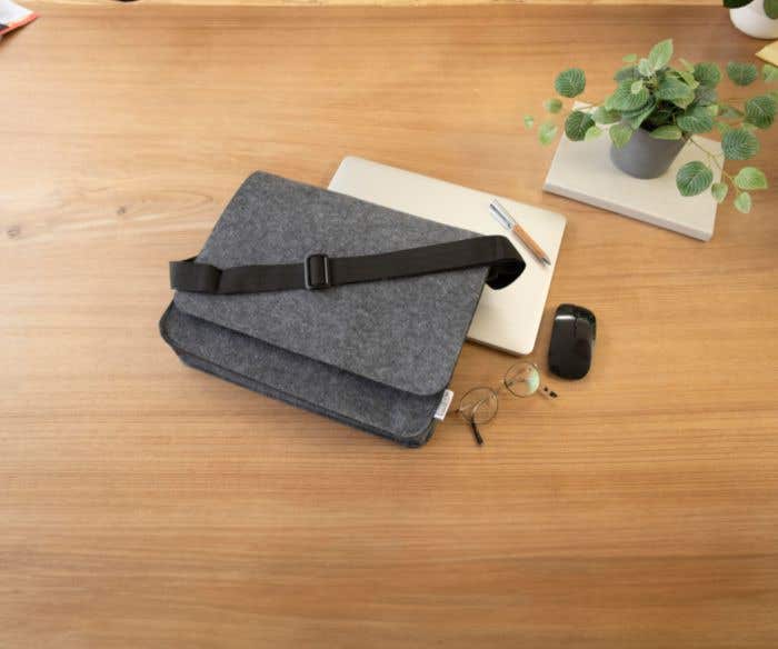 Laptoptas Layla | Gerecycled vilt | 15 inch | Klittenband