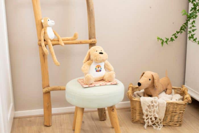 Cão de peluche Hailey