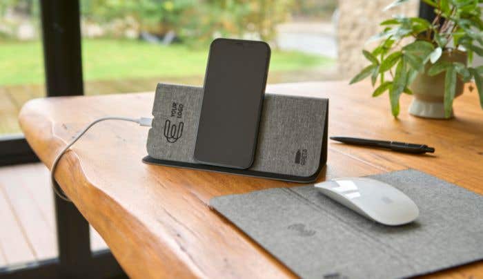 Tappetino per mouse rPET con caricatore rapido wireless Selene