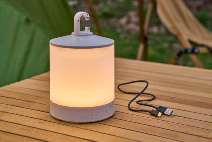 Luz multifunción de ABS Araminta