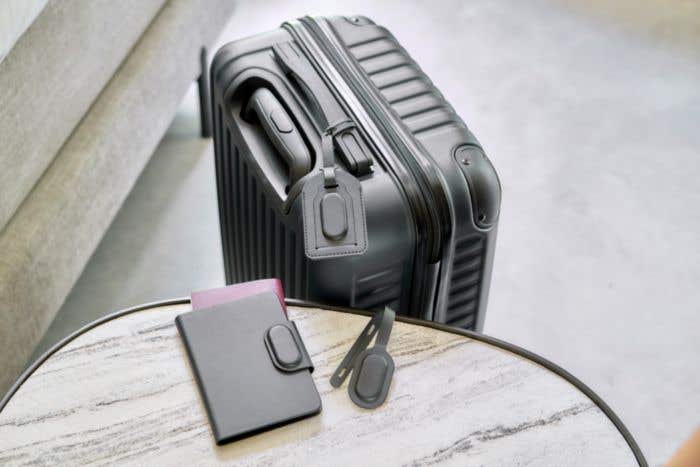 Recycled PU passport holder Mavi