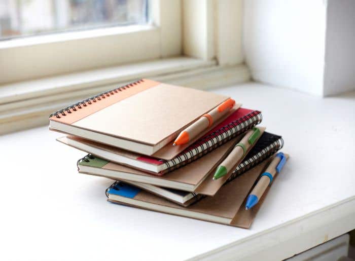 Notitieboek Stella | Gerecycled karton | Gelinieerd | Balpen