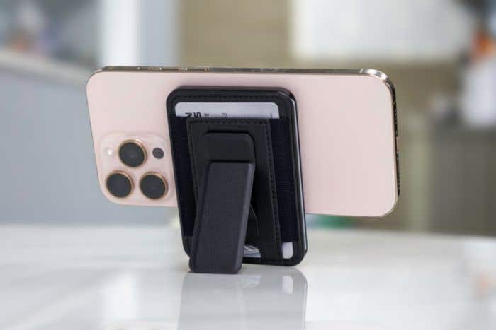 BrandCharger pasjeshouder Wally Stand Pro | Gerecycled
