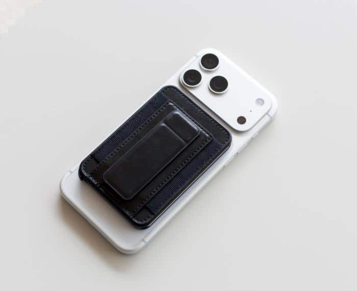 BrandCharger pasjeshouder Wally Stand Pro | Gerecycled