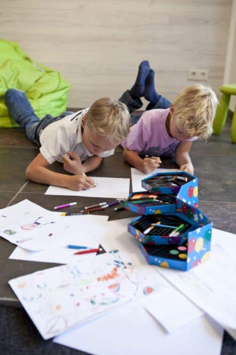 Set d'arte in cartone Kenji