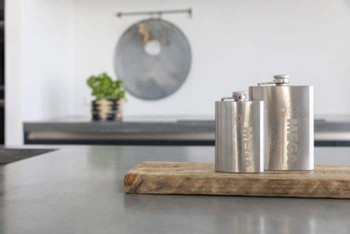 Petaca de acero inox. Benedict