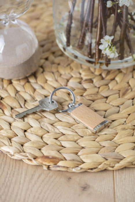 Porta-chaves de metal e madeira Jennie