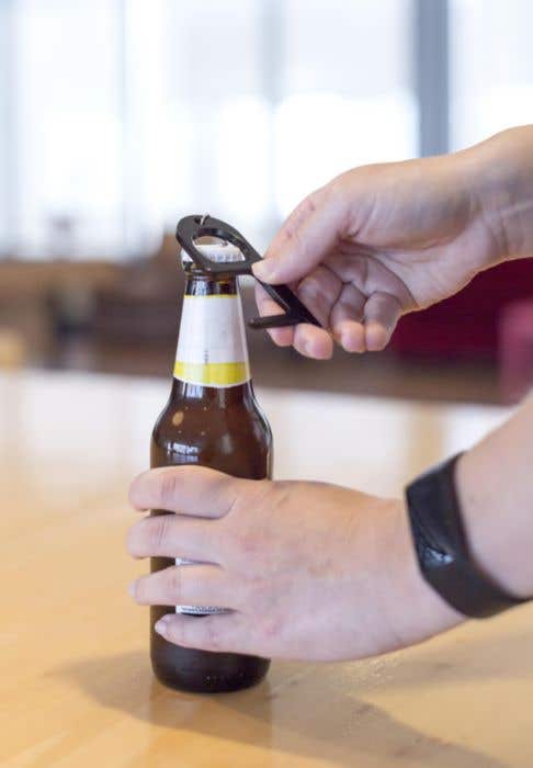 Door opener with bottle opener Jada